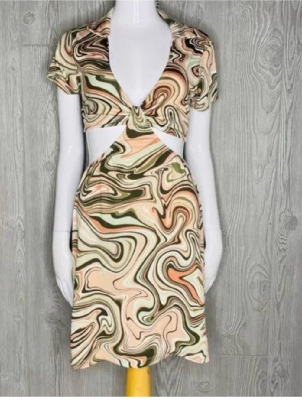 Rue21 Backless Swirl Dress in Cream and Green - Picture 6 of 6